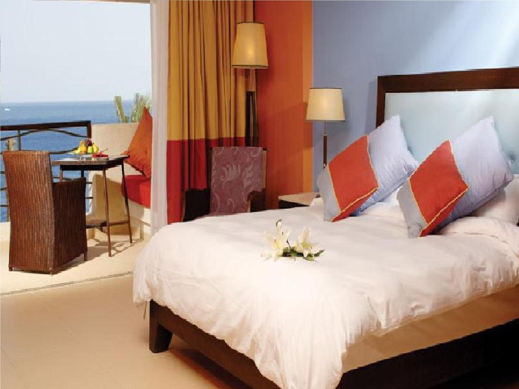 Grand Rotana Resort & Spa Sharm el-Sheikh Værelse billede